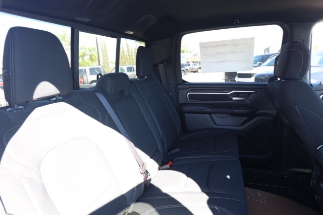 New 2026 Billet Silver Metallic Clear-Coat Exterior Paint RAM Big Horn/Lone Star image 16