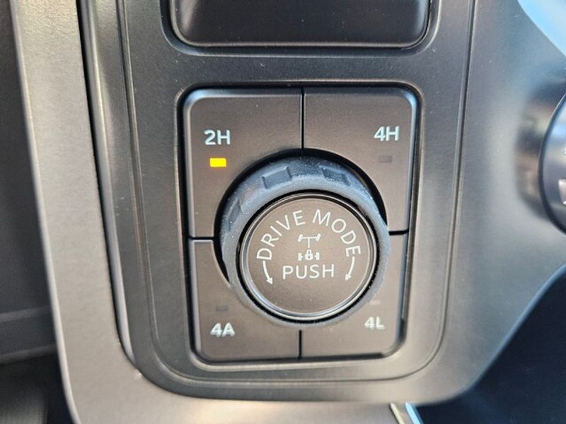 2025 Ford F-150 Lariat photo 22