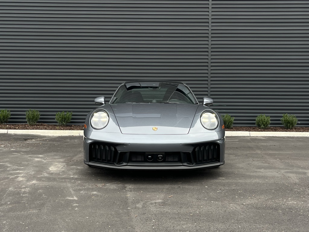 2025 Porsche 911 GTS photo 3