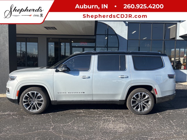 2024 Jeep Grand Wagoneer Series III's photo