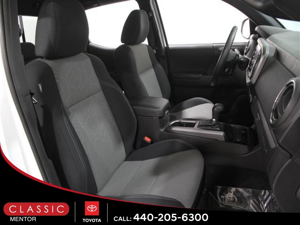 2022 Toyota Tacoma SR V6 photo 14