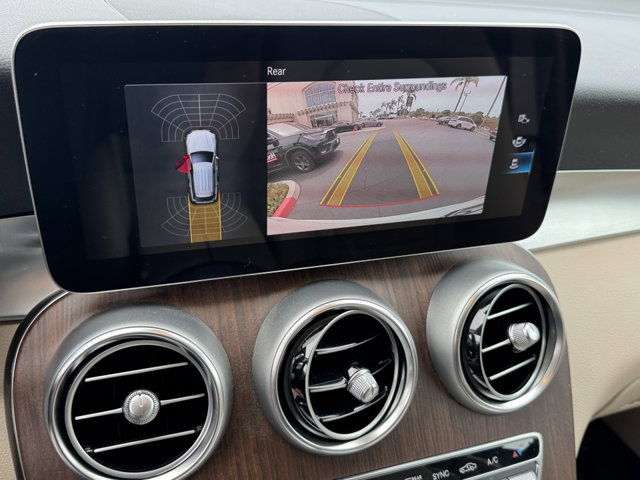 2022 Mercedes Benz GLC 300 photo 22