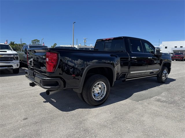2026 Chevrolet Silverado 3500HD High Country photo 4