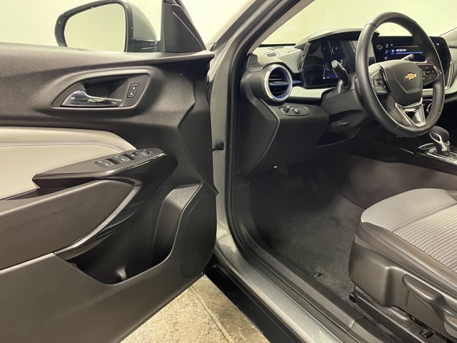 2024 Chevrolet Trax LT photo 15