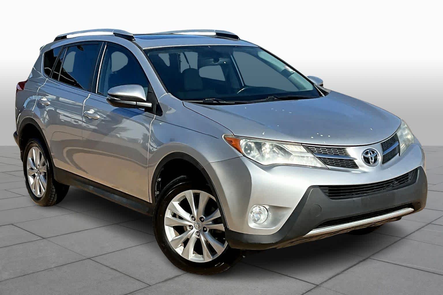 2015 Toyota RAV4 Limited photo 2