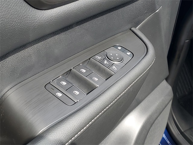 2025 Nissan Armada SL photo 16