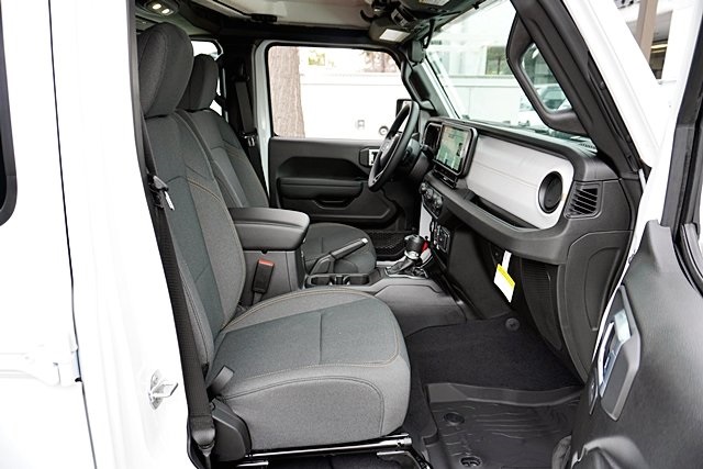 New 2026 Bright White Clear-Coat Exterior Paint Jeep Sport image 16