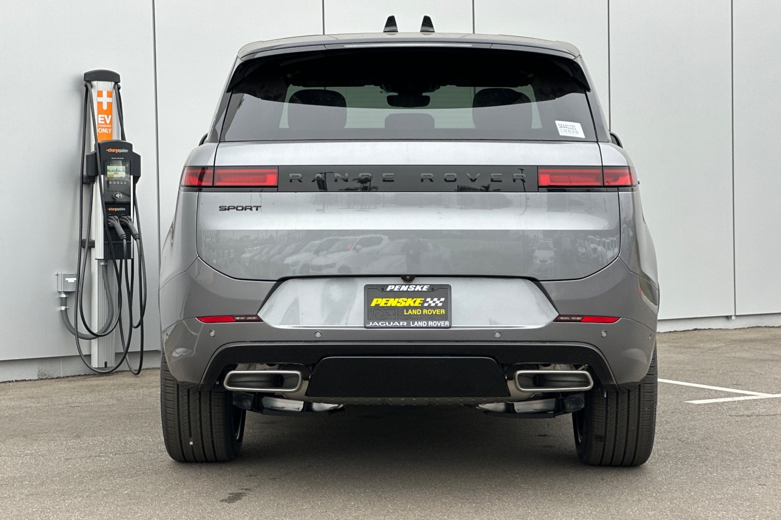 2025 Land Rover Range Rover Sport SE photo 4