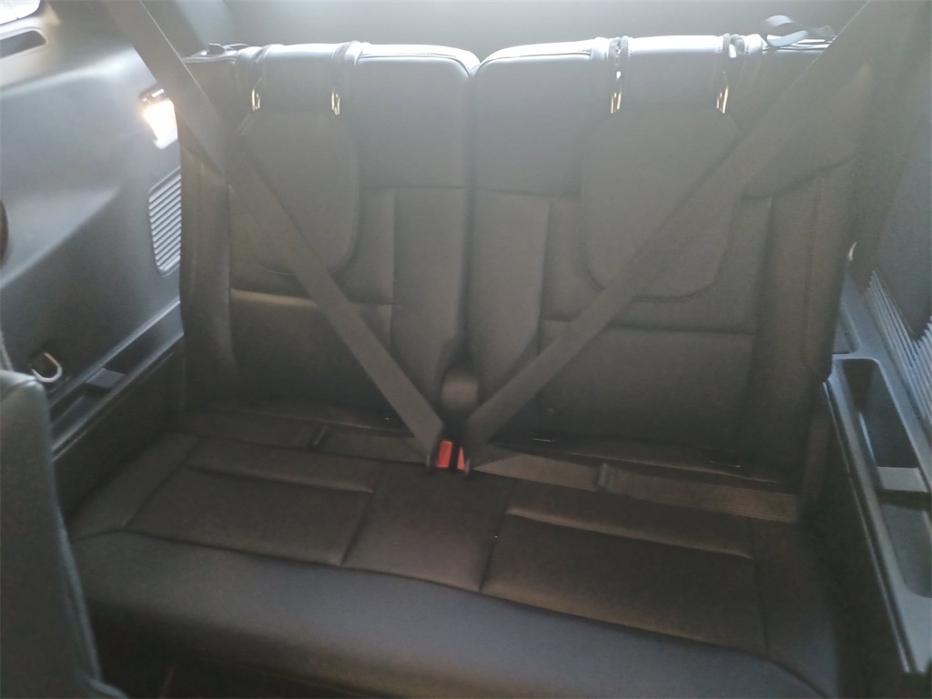 2025 Ford Explorer ST photo 16