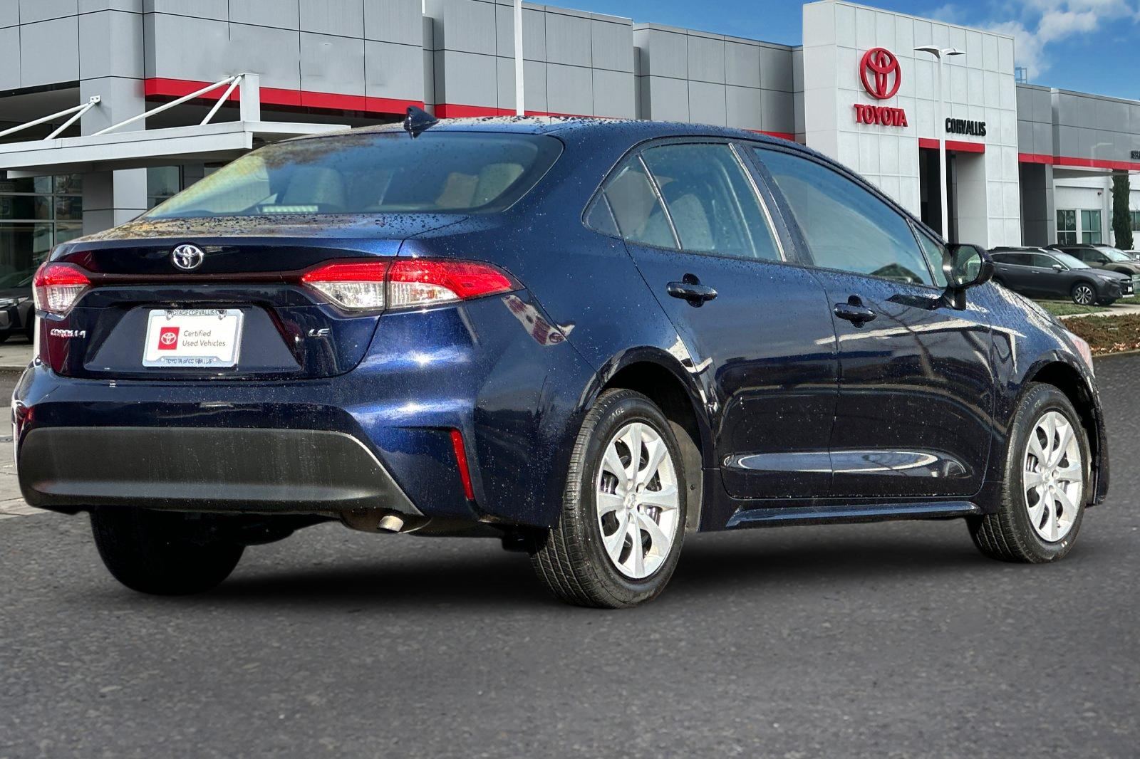 2023 Toyota Corolla LE photo 3