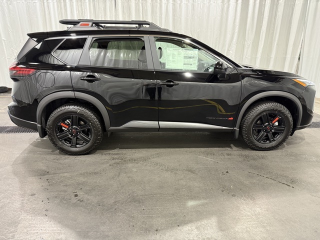 2026 Nissan Rogue SV photo 2