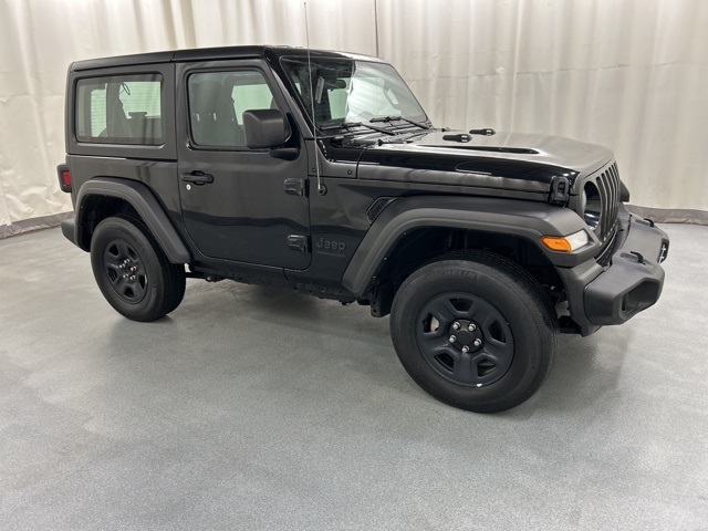2022 Jeep Wrangler Sport's photo
