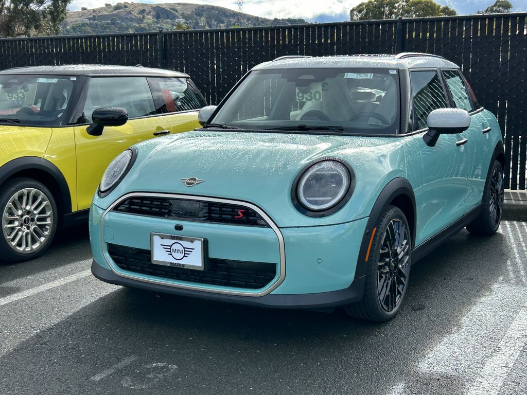 2026 Mini Cooper 4 Door Hardtop S Iconic photo 2