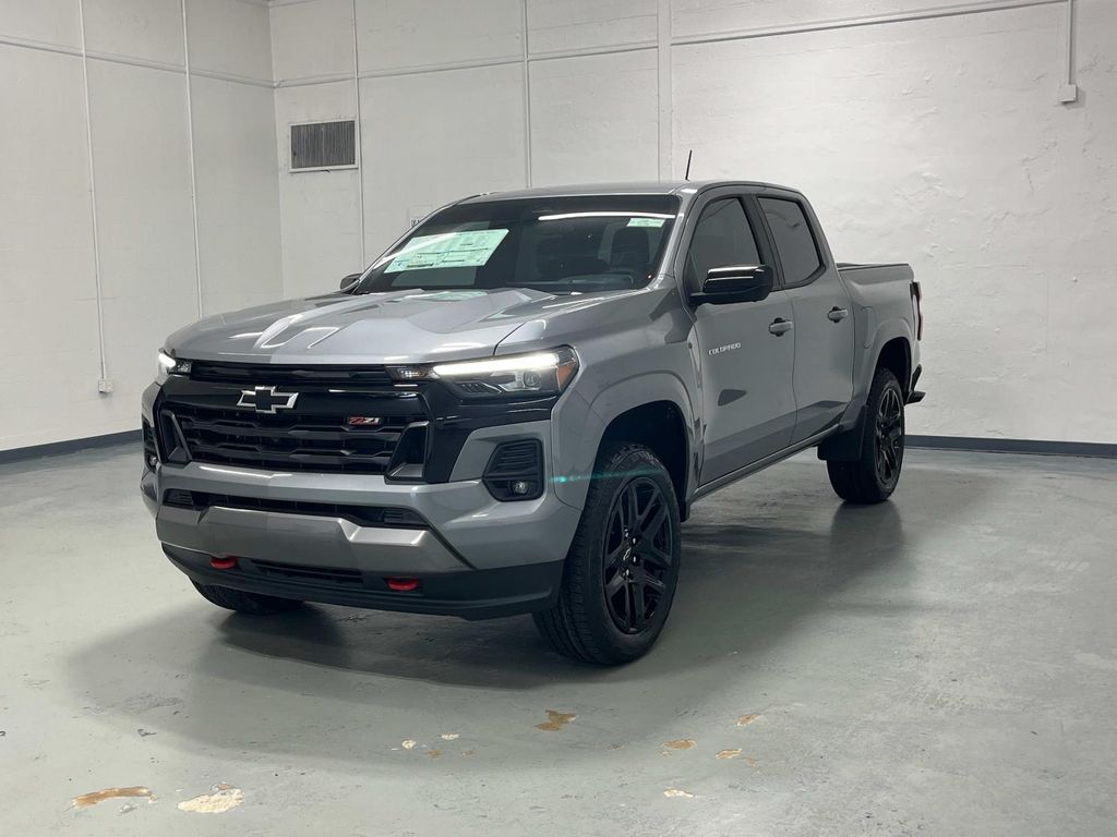 2025 Chevrolet Colorado Z71 photo 4