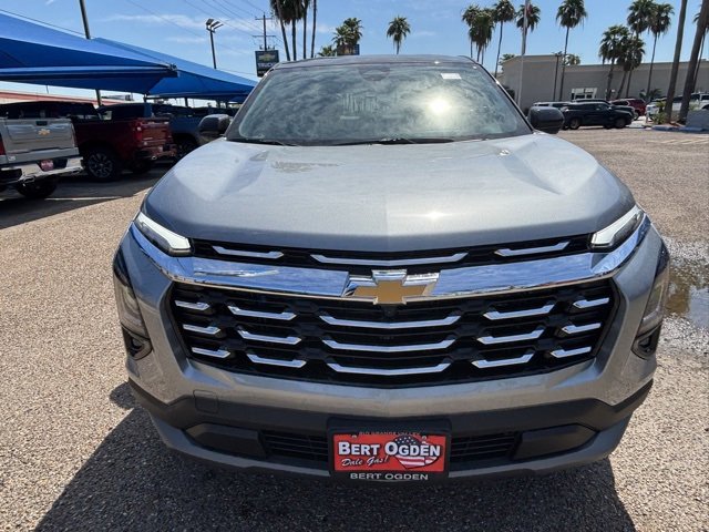 2026 Chevrolet Equinox LT photo 2