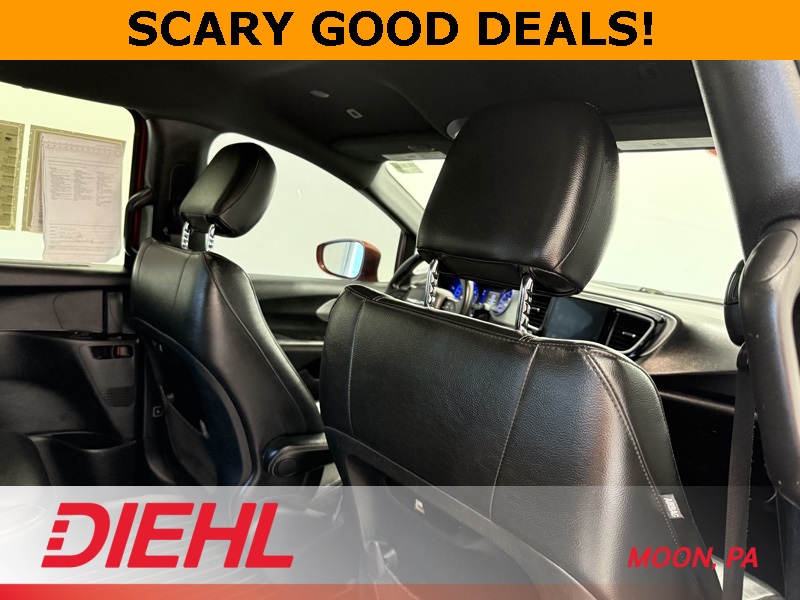 2018 Chrysler Pacifica Touring L photo 13