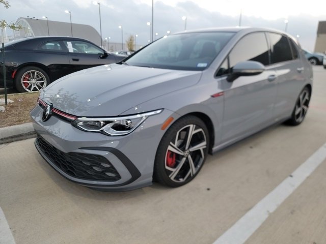 2024 Volkswagen Golf GTI SE's photo