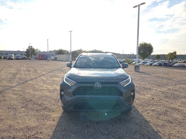 2019 Toyota RAV4 Hybrid XLE photo 7