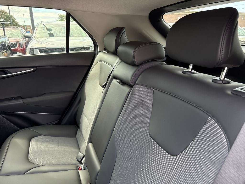 2025 Kia Niro EX photo 23