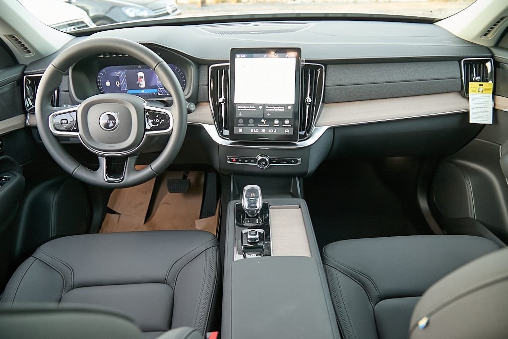 2026 VOLVO XC90 - Image 23