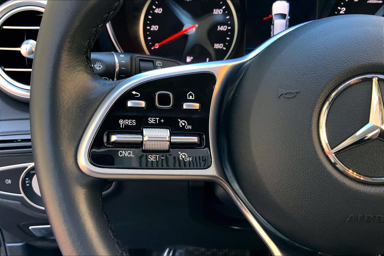 2022 Mercedes Benz GLC 300 photo 22