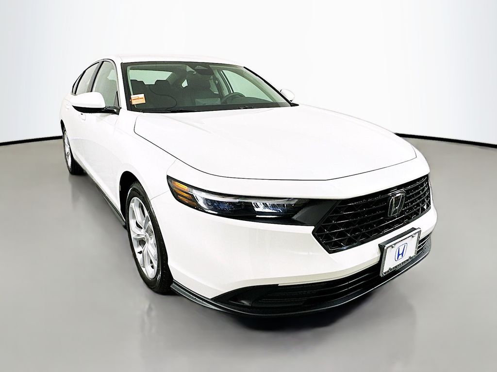 2025 Honda Accord LX photo 3