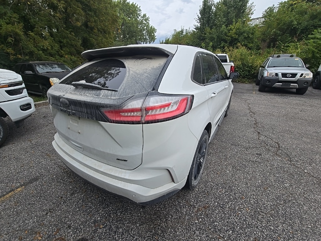 2022 Ford Edge SE photo 5