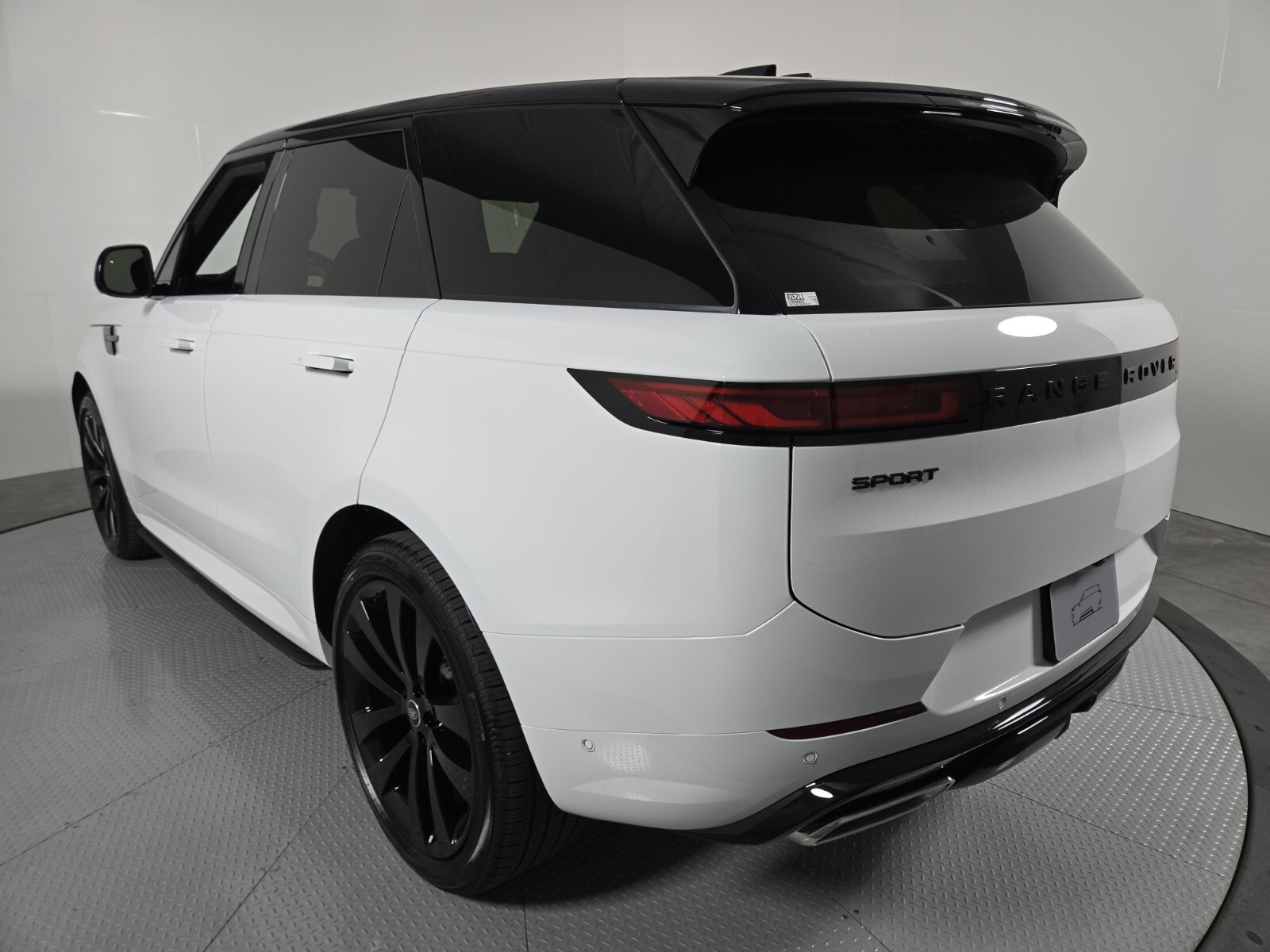 2025 Land Rover Range Rover Sport SE photo 14
