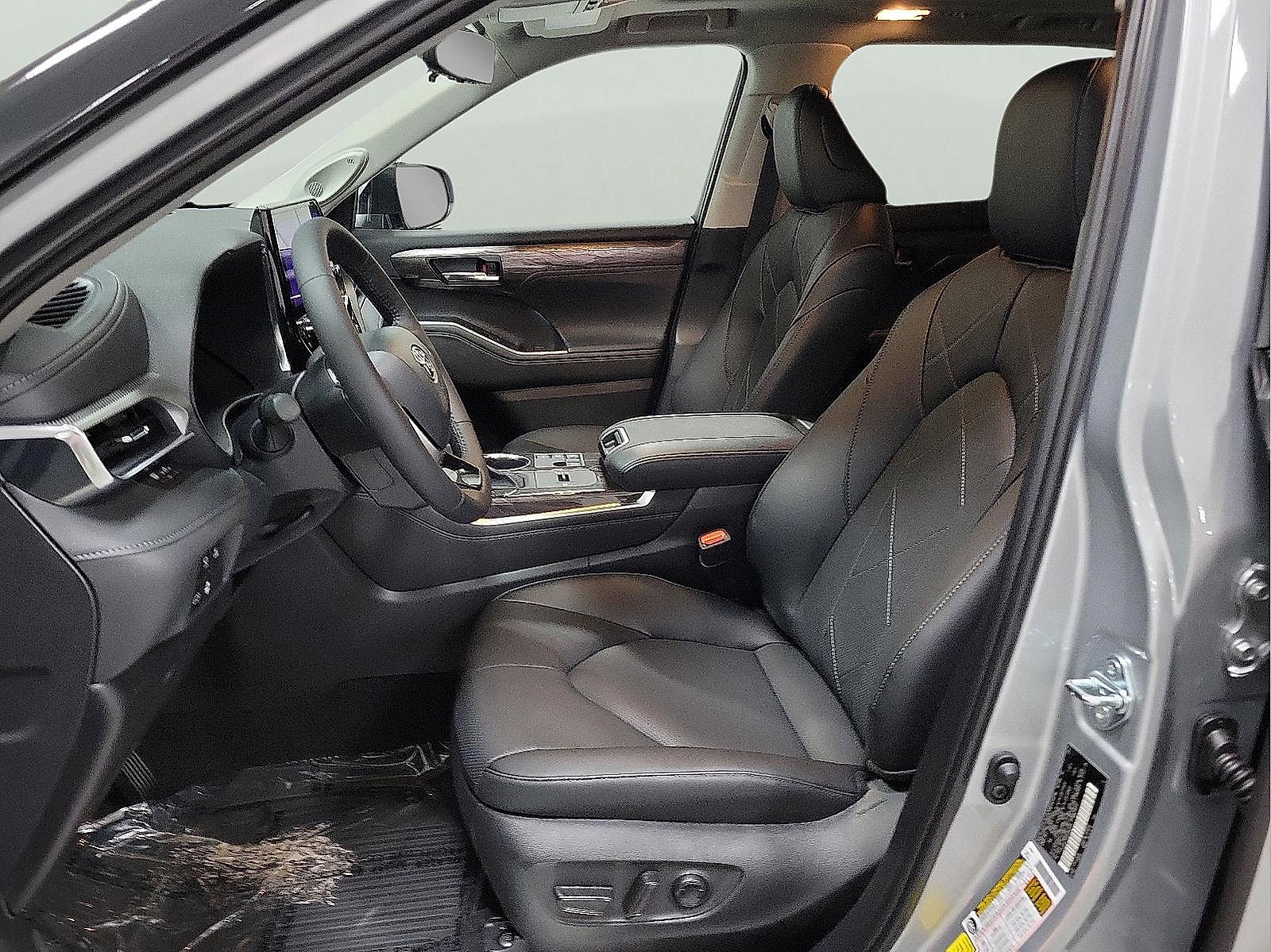 2025 Toyota Highlander Hybrid Platinum photo 8