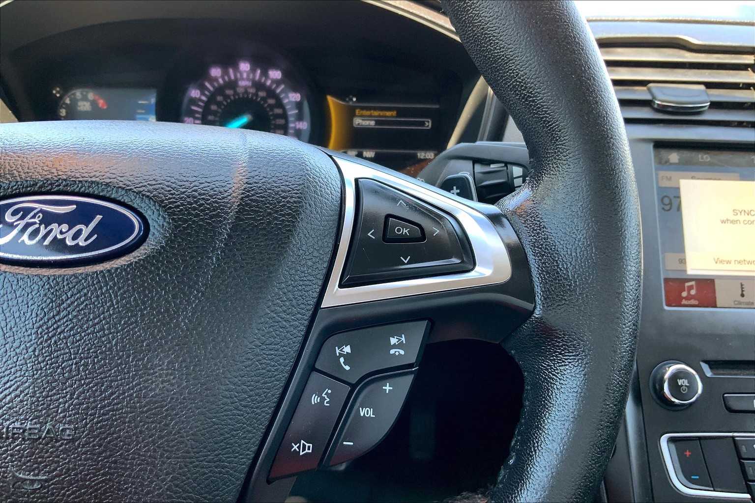 2018 Ford Fusion SE photo 21