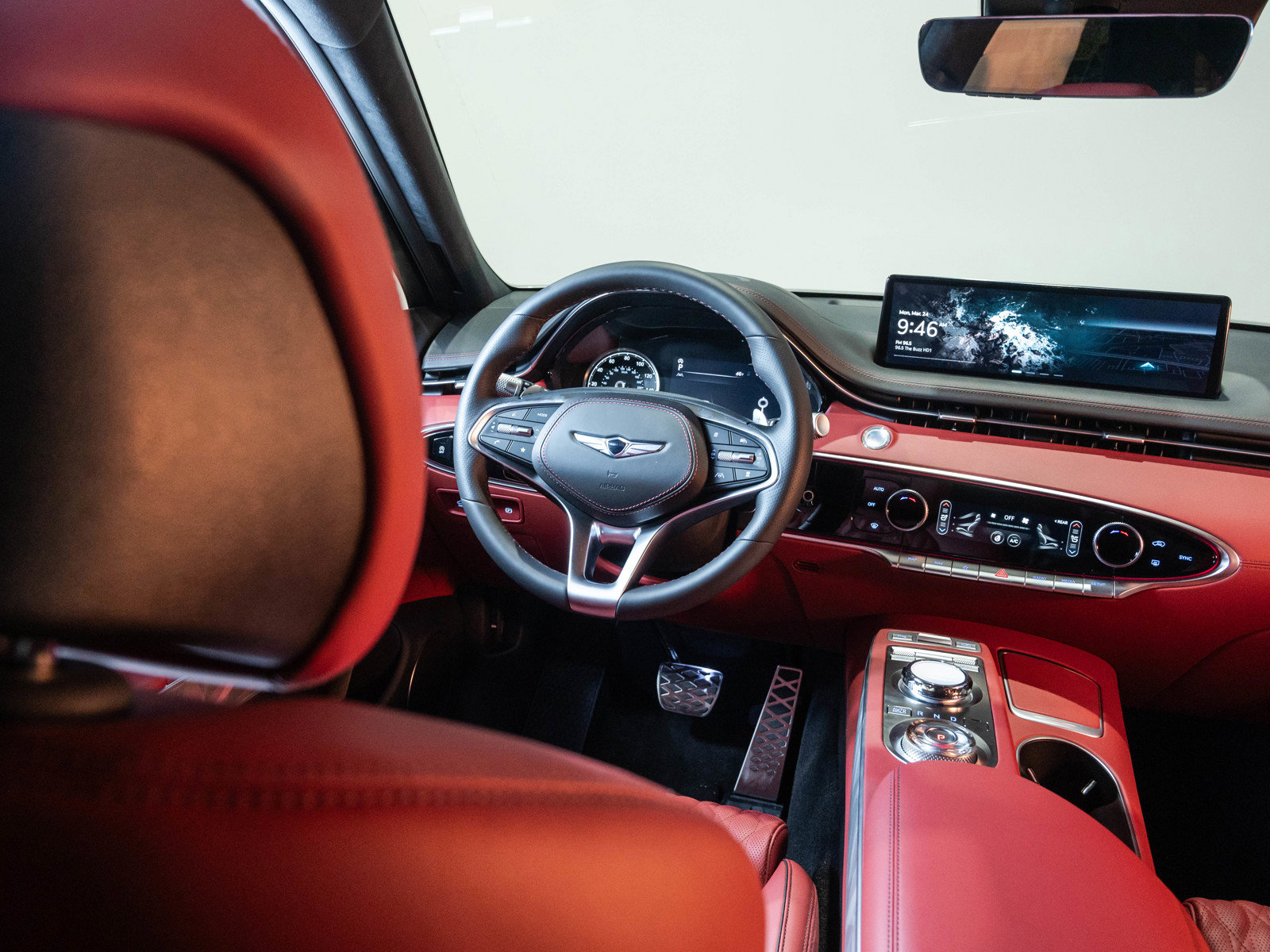 2025 Genesis GV70 3.5T Sport Advanced photo 14