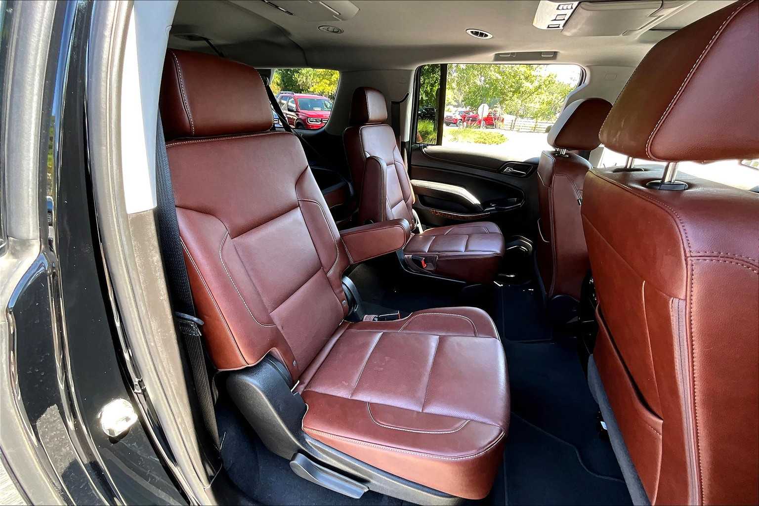 2019 Chevrolet Suburban Premier photo 20