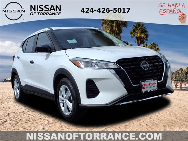 2025 Nissan KICKS PLAY Base