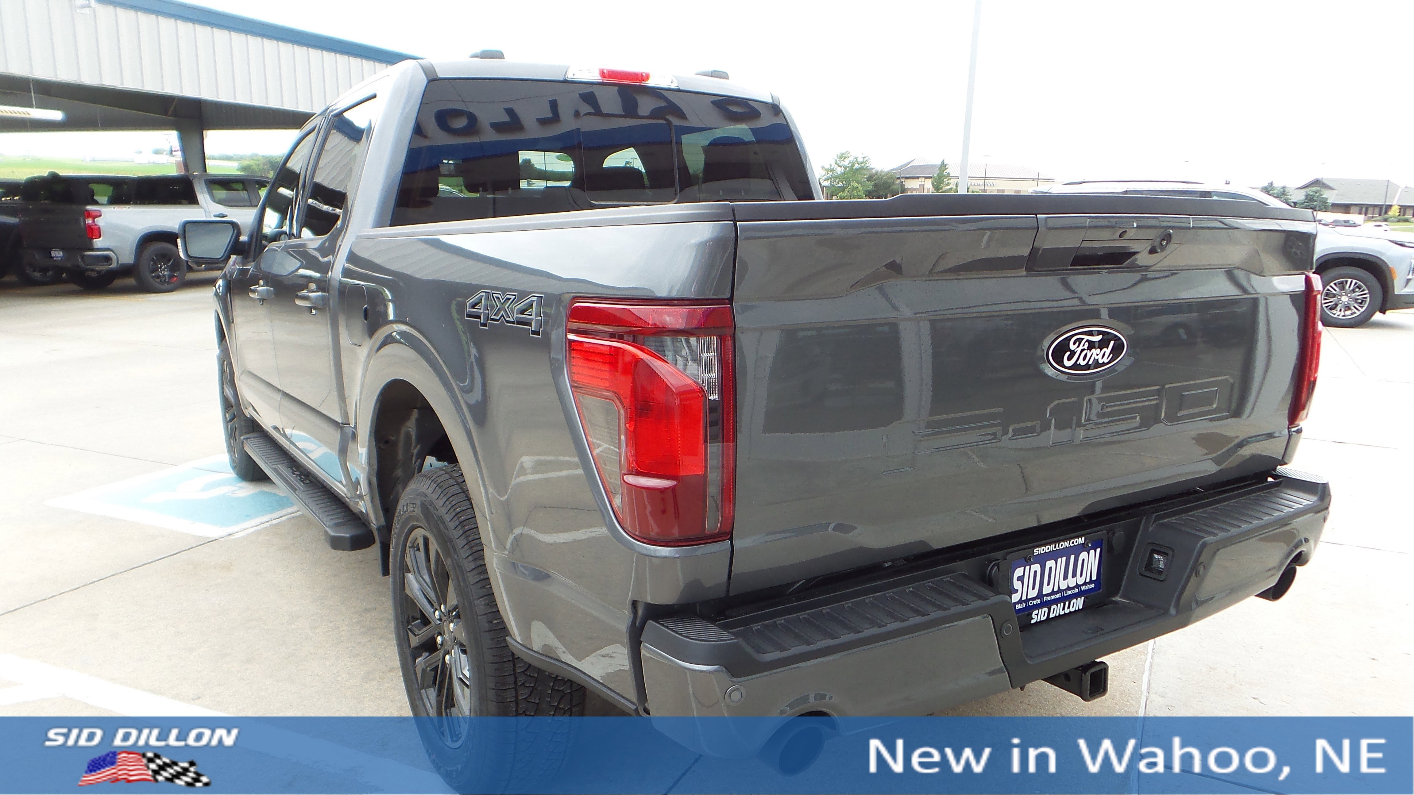 2025 Ford F-150 XLT photo 2