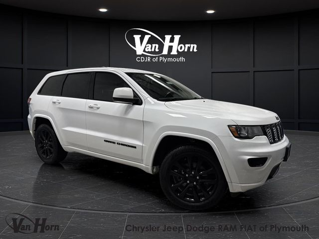 2017 Jeep Grand Cherokee Altitude's photo