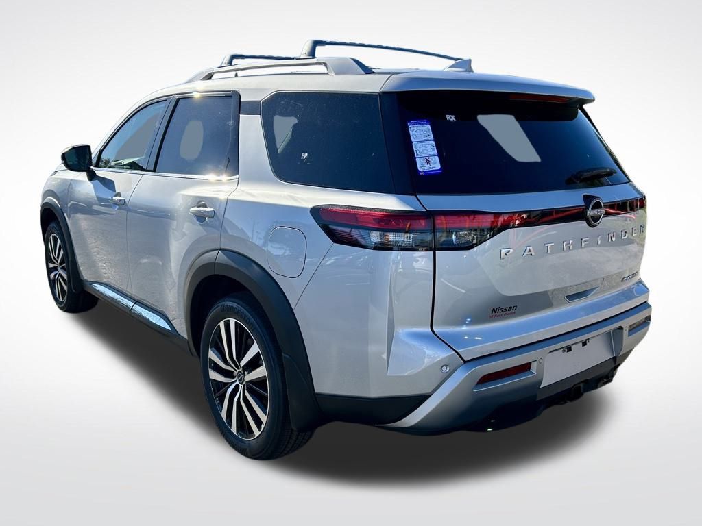 2025 Nissan Pathfinder Platinum photo 4