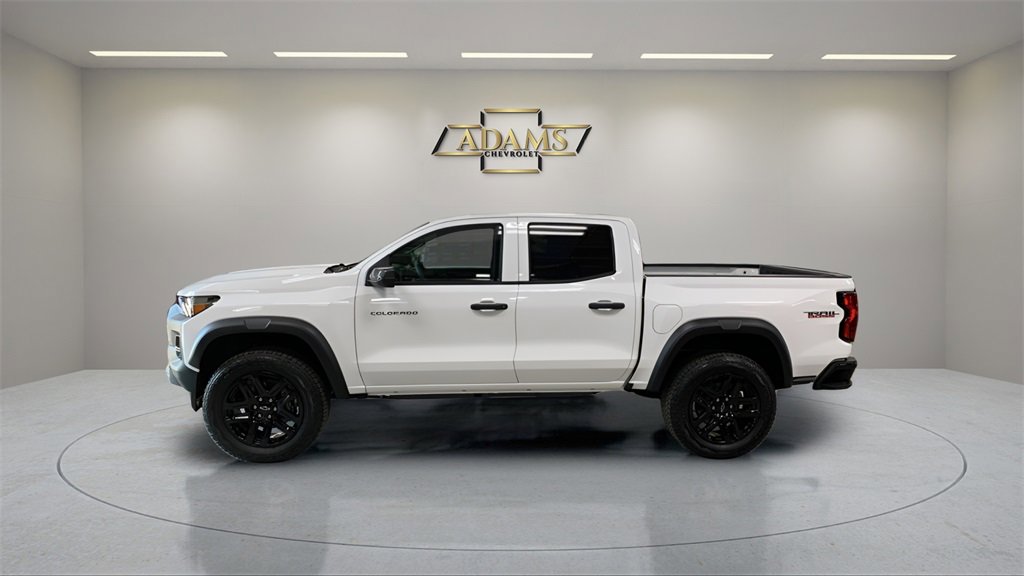 2025 Chevrolet Colorado Trail Boss photo 2