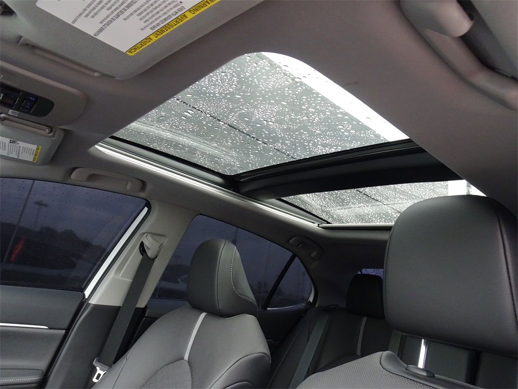 2024 Toyota Camry XSE V6 photo 10