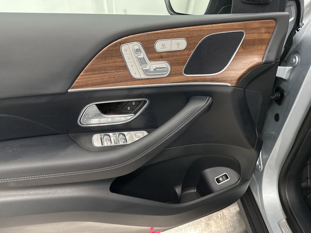 2025 Mercedes Benz GLE 350 4MATIC photo 7