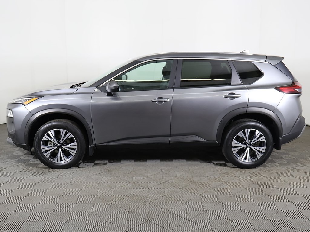 2022 Nissan Rogue SV photo 13