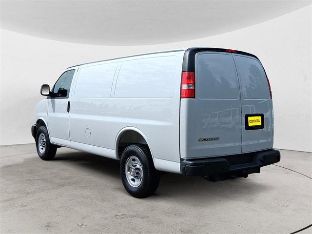 2025 Chevrolet Express Cargo 2500 photo 3