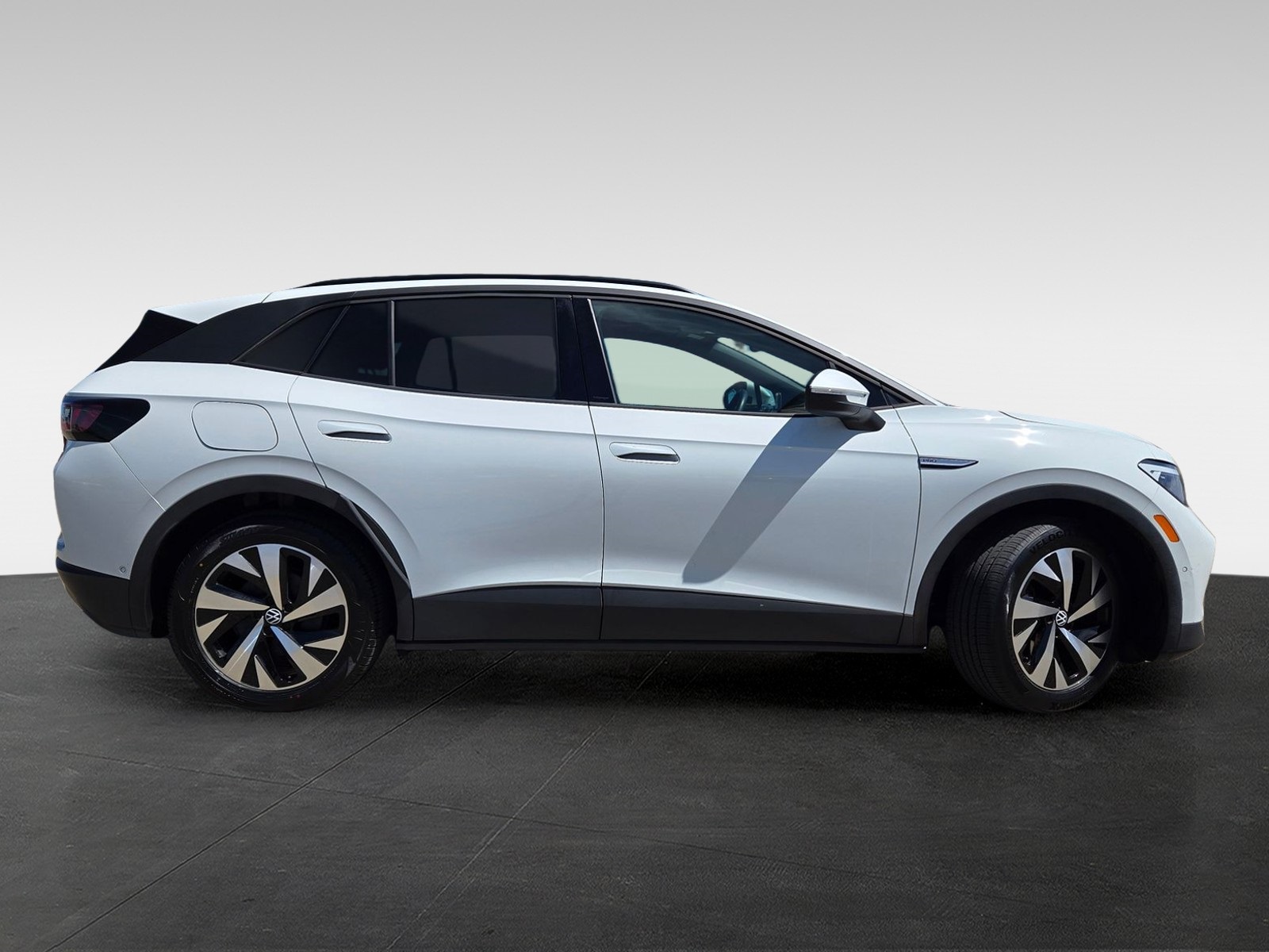 2023 Volkswagen ID.4 Pro photo 3