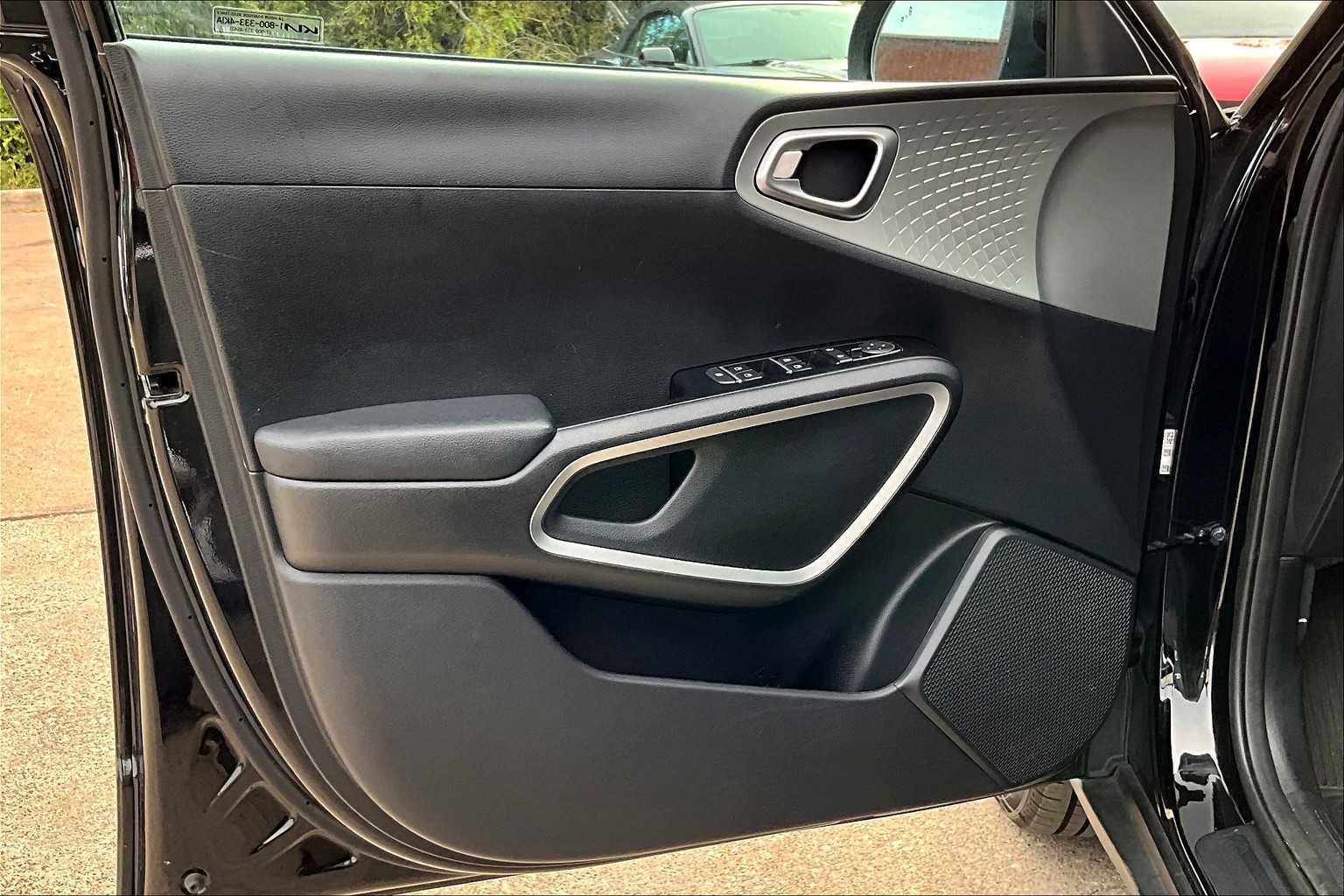 2023 Kia Soul LX S photo 19