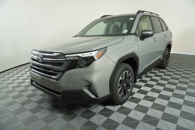 2025 Subaru Forester Premium photo 3