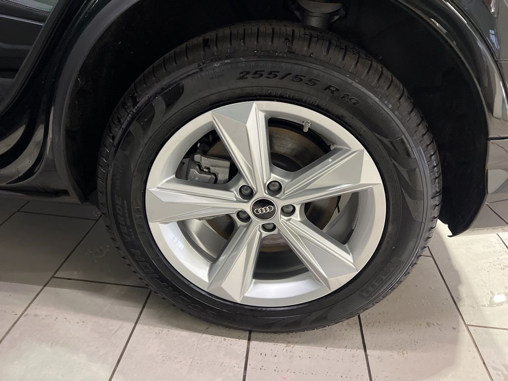 2025 Audi Q7 55 Premium photo 19