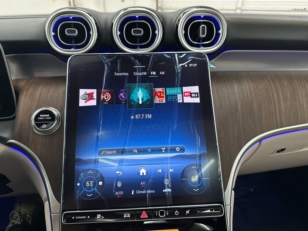 2025 Mercedes Benz GLC 300 photo 15