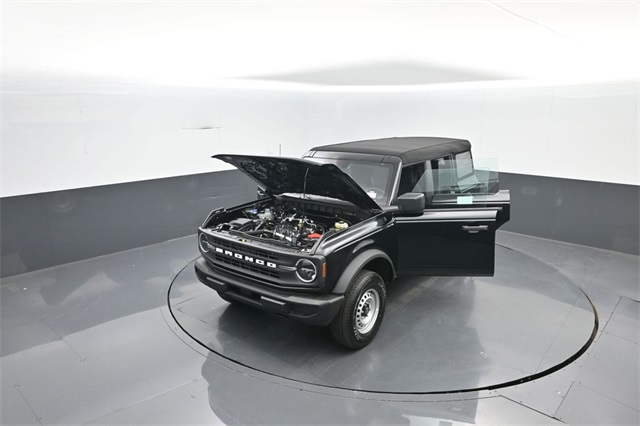 2025 Ford Bronco Base photo 35