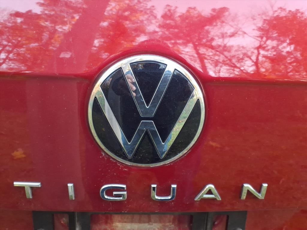 2024 Volkswagen Tiguan SE Wolfsburg Edition photo 3