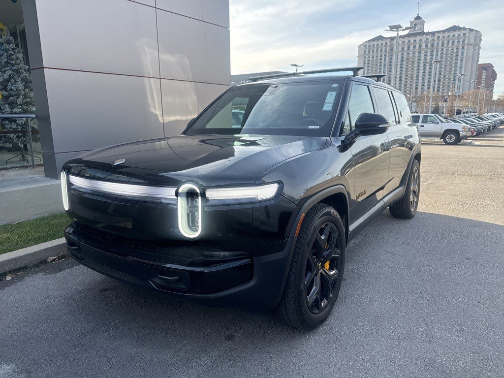 2025 Rivian R1S Ascend's photo