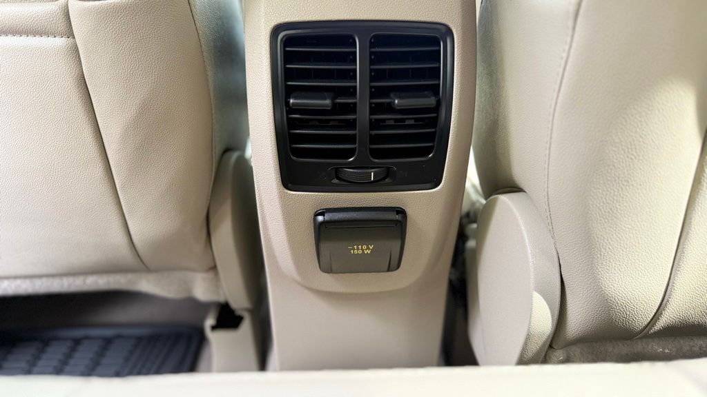 2015 Ford Escape Titanium photo 17